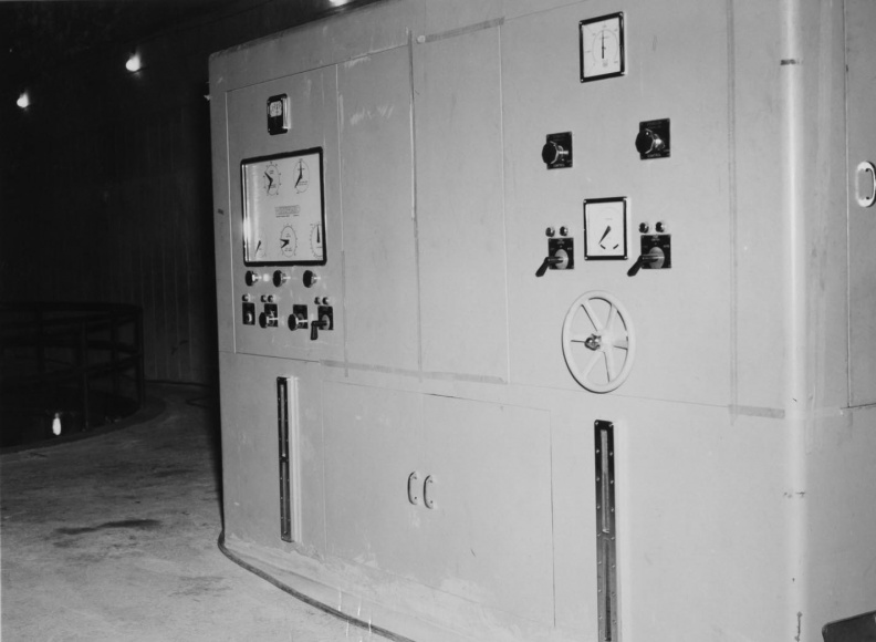 Woodward cabinet actuator at Hoover.jpg